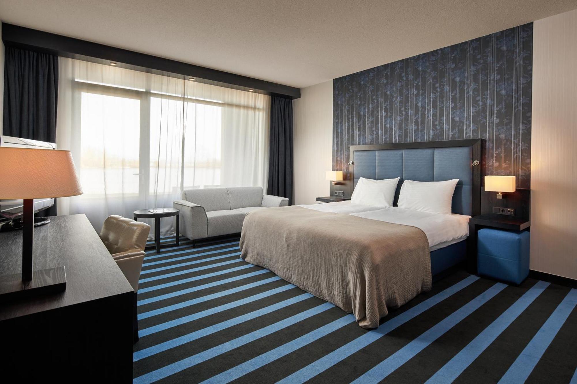 Van Der Valk Hotel Sneek Exteriör bild